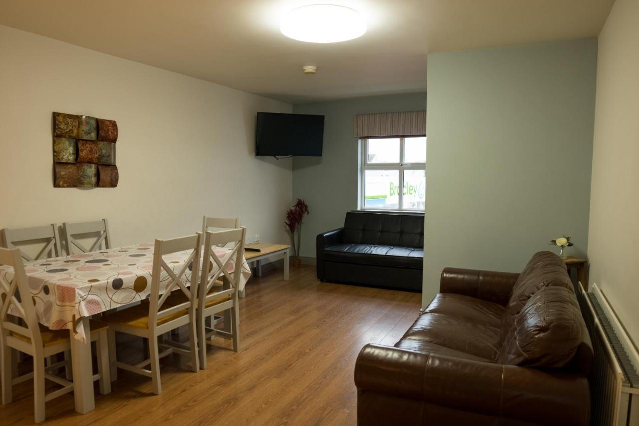 Walsh'S Hotel And Apartments Maghera  Buitenkant foto