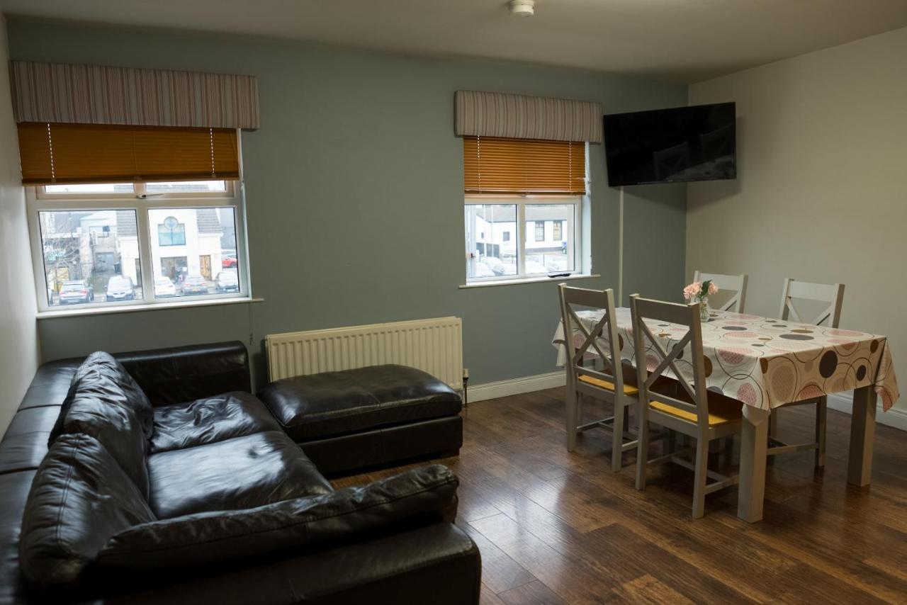 Walsh'S Hotel And Apartments Maghera  Buitenkant foto