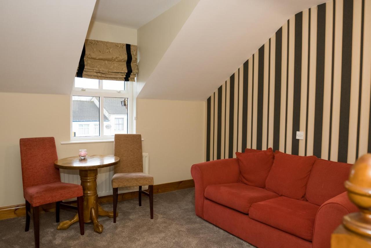 Walsh'S Hotel And Apartments Maghera  Buitenkant foto